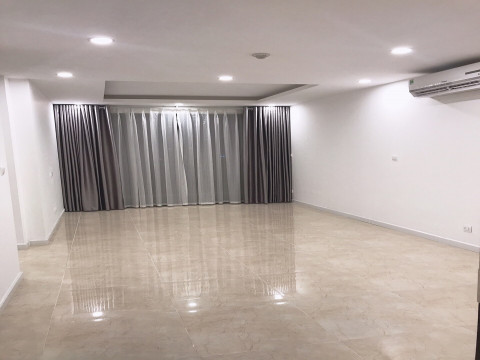 Cho thuê căn hộ chung cư C1 Vinhomes D'Capitale 2PN cơ bản giá 12 triệu