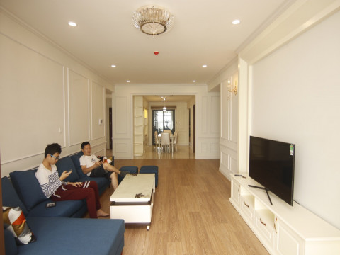 Anh em  cần bán gấp căn hộ 138m2 3PN ở  tại Discovery Complex 302 Cầu Giấy Full đồ 6,5 Tỉ. LH: 0971923638