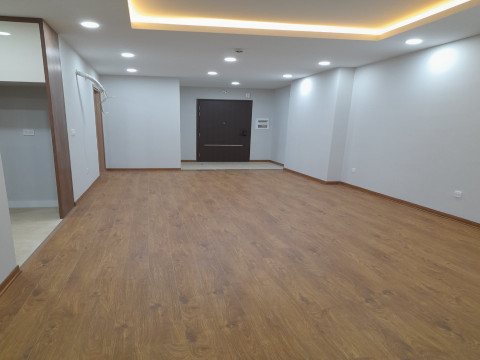 Cần bán nhanh căn hộ ở The Park Home, 2 phòng ngủ, 2 vệ sinh, nội thất cơ bản giá chỉ có 4.35 tỷ