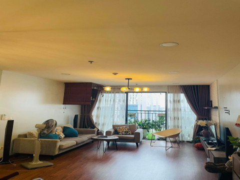 Cần nhượng lại căn hộ ở Ngoại Giao Đoàn, Tòa N03T4, 3 phòng ngủ, 2 vệ sinh, Full nội thất. Liên hệ: 0971923638