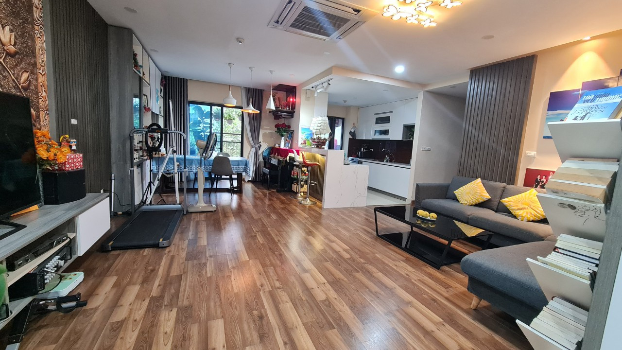 Gia đình cần cho thuê căn hộ Goldmark City 136 Hồ Tùng Mậu 115m 3PN 2WC full nội thất 18tr/tháng. LH: 0944076068