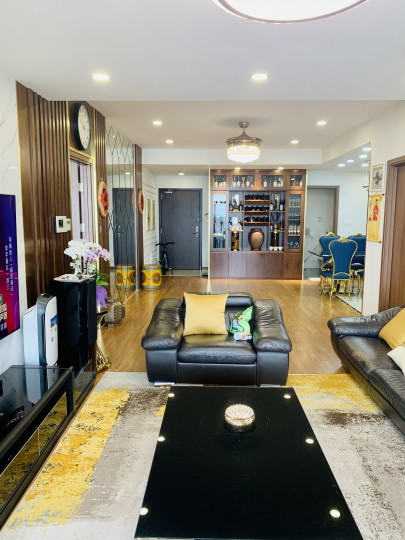 Cho thuê chung cư Discovery Complex Cầu Giấy 3 ngủ full đồ 137m giá cực tốt, xem nhà 24/7. LH: 0944076068
