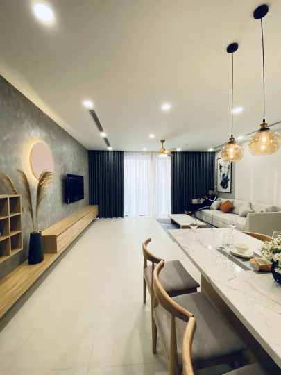 Cần tiền cho con đi du học, bán nhanh căn Indochina Plaza, 3 ngủ, full đồ cao cấp, 10.1 tỷ