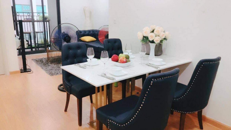 Cho thuê chung cư 2 phòng ngủ chung cư The Garden Hills 99 Trần Bình, full nội thất. LH: 0971923638