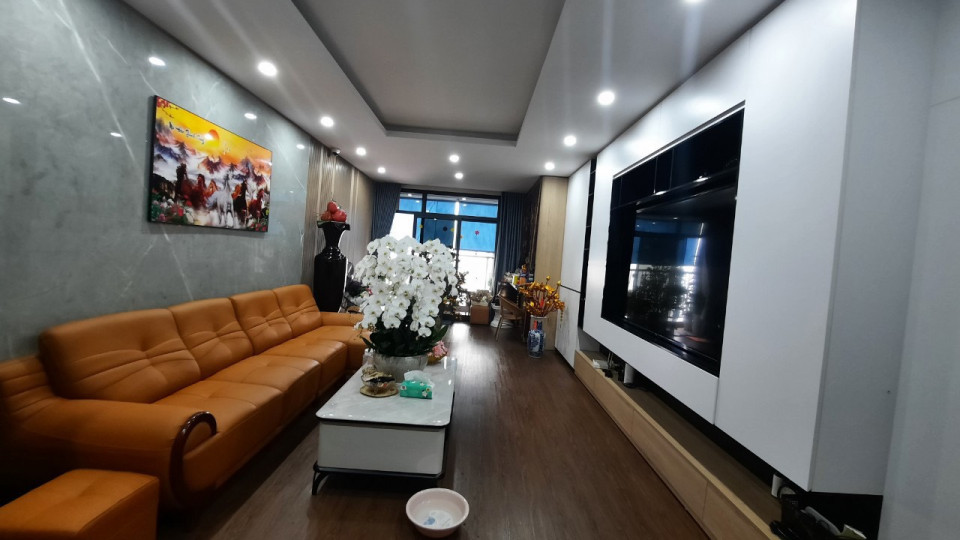 Chính chủ cho thuê căn hộ Discovery Complex Cầu Giấy 117m 3PN2wc giá 19tr/tháng. LH: 0944076068