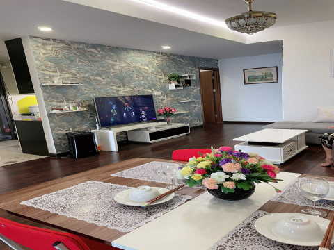 Chính chủ cho thuê căn hộ Discovery Complex Cầu Giấy 100m 2PN2wc giá 17tr/tháng. LH: 0966776462