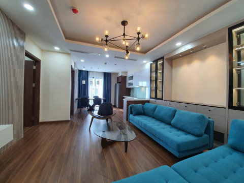 Chính chủ cho thuê căn hộ 3PN đủ đồ chung cư Golden Park 100m2 giá 19tr. LH: 0971923638